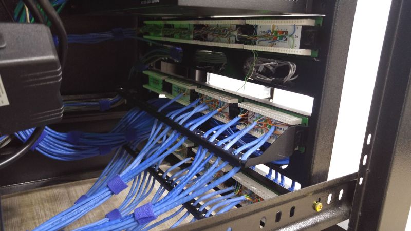 Instalação de cabos de rede